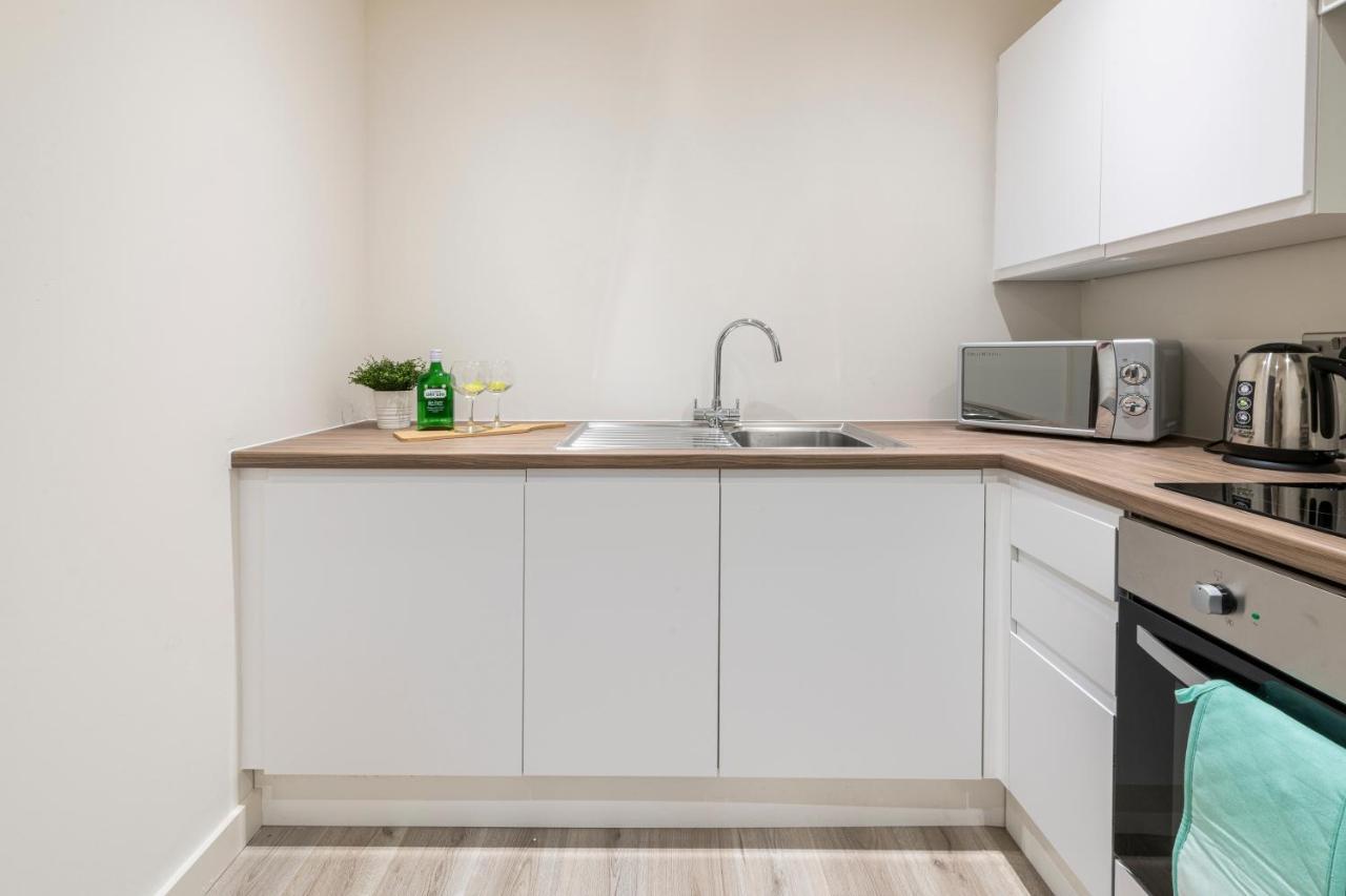 Stylish 2 Bed Close To Bradford (West Yorkshire)