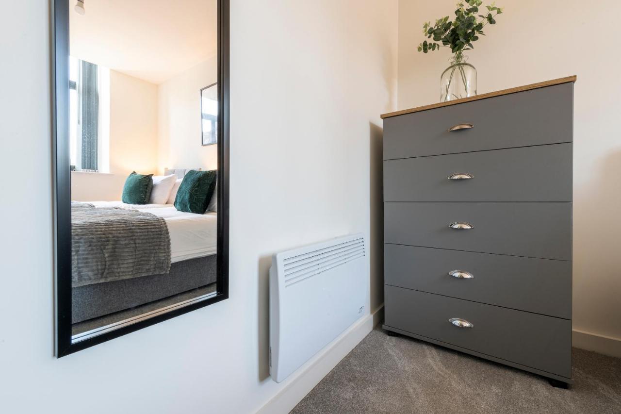 Stylish 2 Bed Close To Apartment
