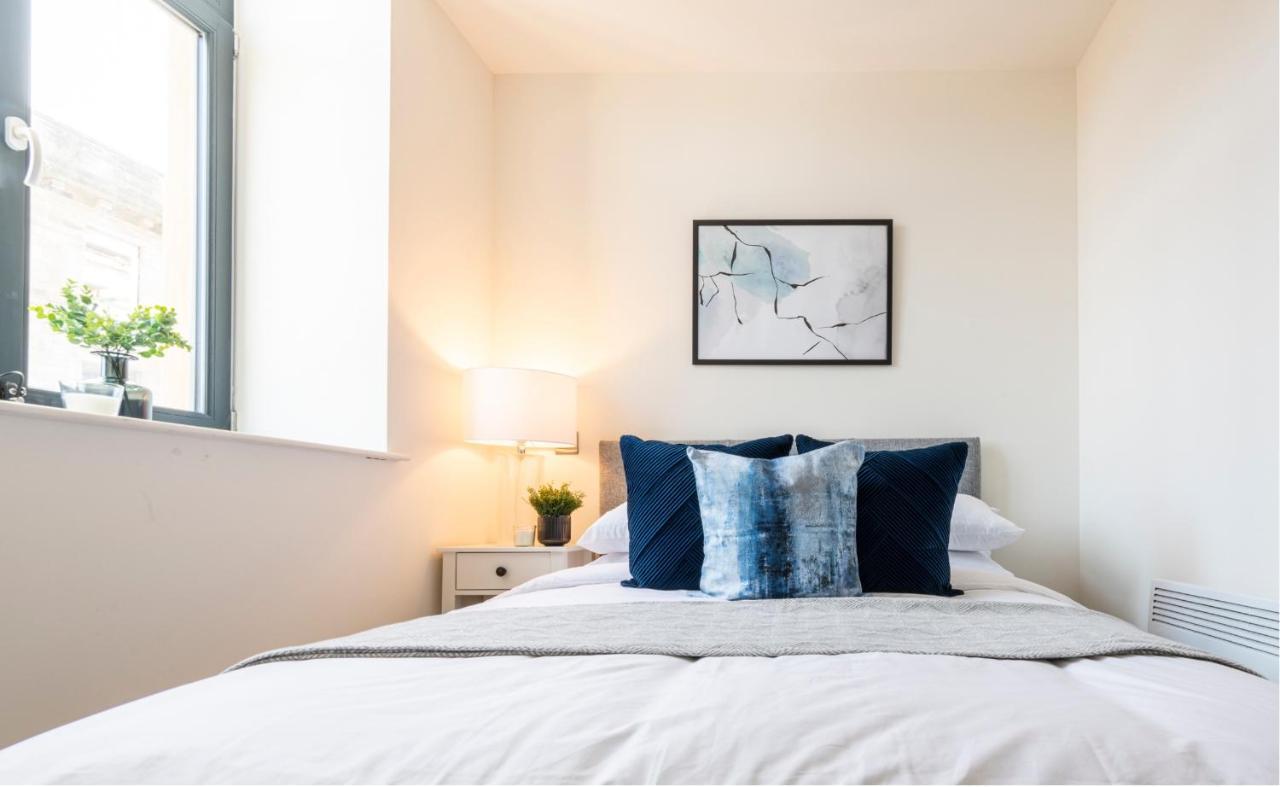 Stylish 2 Bed Close To * Bradford (West Yorkshire)
