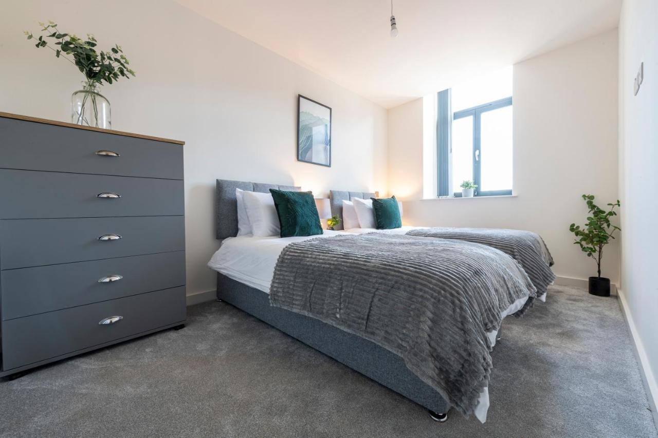 Stylish 2 Bed Close To Bradford (West Yorkshire)