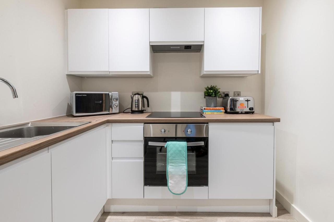 Stylish 2 Bed Close To * Bradford (West Yorkshire)