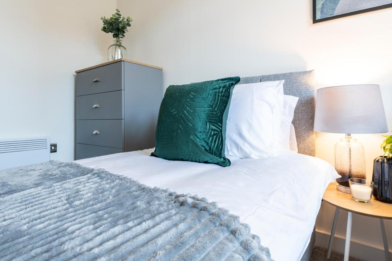 Apartment Stylish 2 Bed Close To