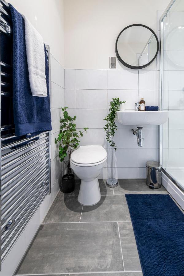 Apartment Stylish 2 Bed Close To Bradford (West Yorkshire)